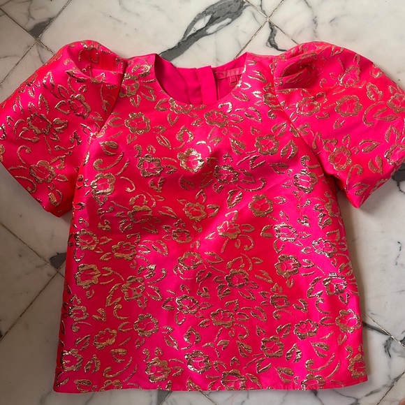Lilly Pulitzer Tops - Lilly Pulitzer hot pink and gold puff sleeve top M